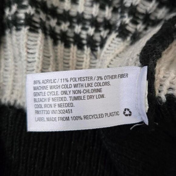 Women's Mossimo Penguin Pattern Knit Chunky Holiday Cozy Sweater Medium - Picture 7 of 7